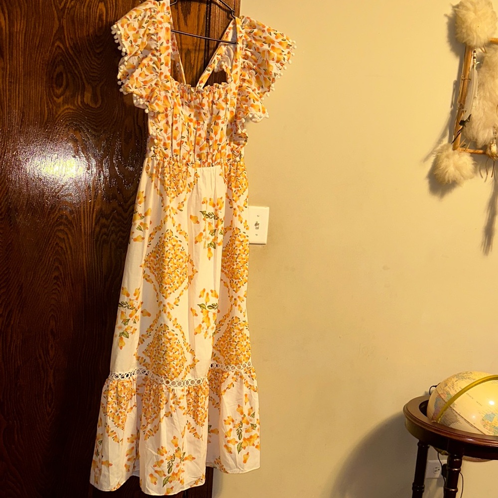 Beulah medium nwt Floral Yellow and White Summer Dress - Picture 1 of 8